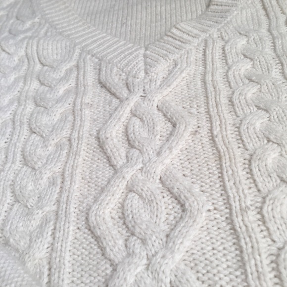 White sweater size M. - Picture 6 of 6